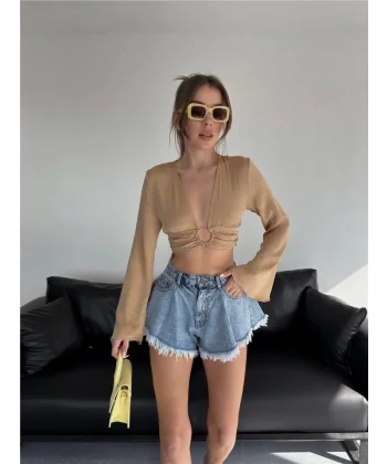 SATEN CROP TOKA DETAYLI BLUZ - Bej