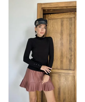 Siyah Boğazlı Ve Örgülü Triko Kazak