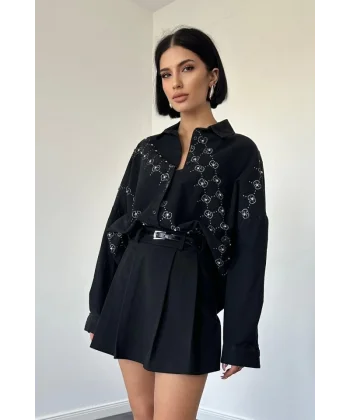 Siyah Boyamalı Keten Baskılı Taşlı Gömlek