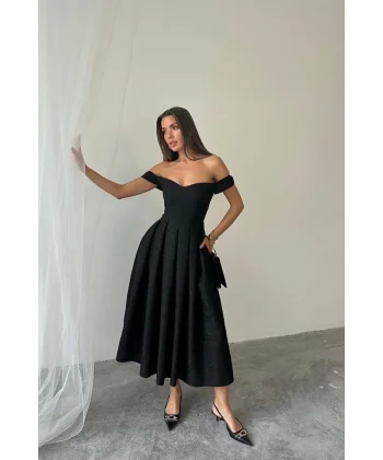 Siyah Jakarlı Elbise