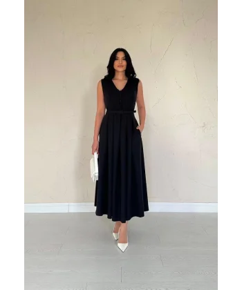 Siyah Önü Britli Pileli Elbise