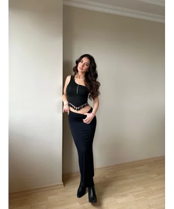 Siyah Püskül Detay Bluz