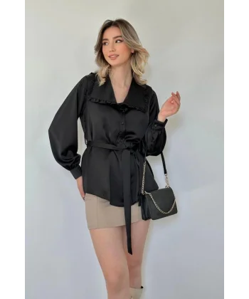 Siyah Yakası Fırfırlı Kuşaklı Saten Gömlek