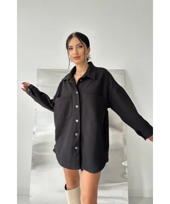 Siyah Yandan Yırtmaçlı Gömlek