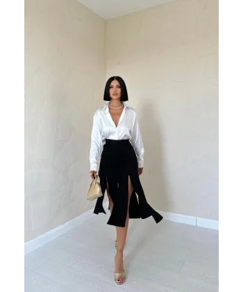 Siyah Yırtmaçlı Parçalı Etek