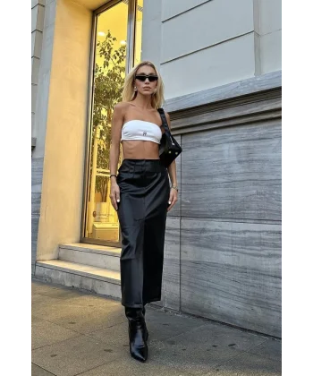 Siyah Yırtmaçlı Süs Patlı Etek