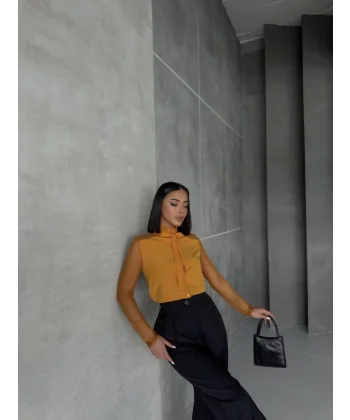 Tül Detay Yaka Bağlamali Gömlek