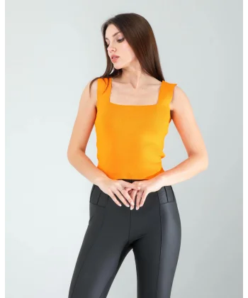 Turuncu Kare Yaka Kalın Askı Triko Crop Bluz