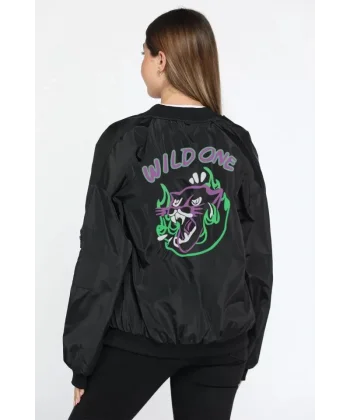 Kadın Wild One Baskılı Bomber Mont – Siyah Renk, Oversize Rahat Kalıp, Fermuarlı, Cepli, Günlük Şık Kapitone Mont - Siyah