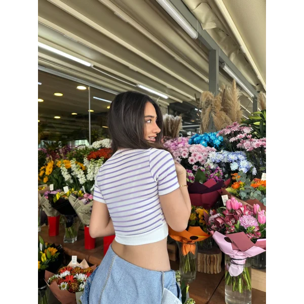 Mor Çizgili Manşet Detay T-Shirt