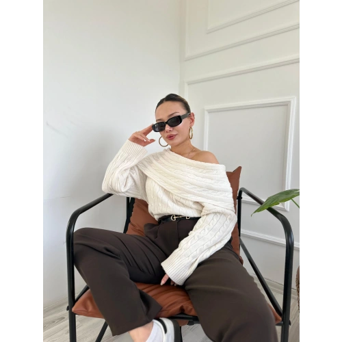 Kadın Madonna Yaka Kazak Ekru