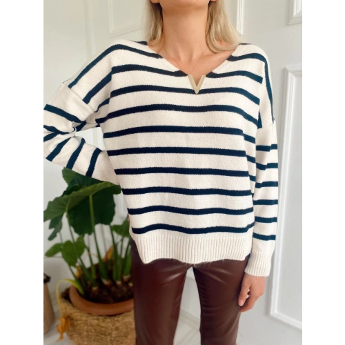 Kadın V Aksesuarlı Çizgili Kazak Krem-Siyah