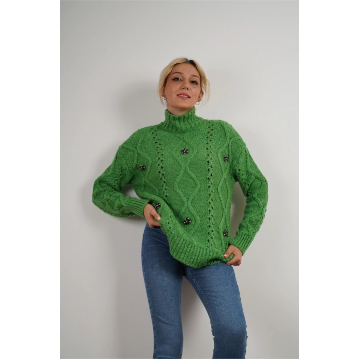 Kadın Baklava Desen Kabartmalı ve Taşlı Çiçek Detaylı Kazak Yeşil