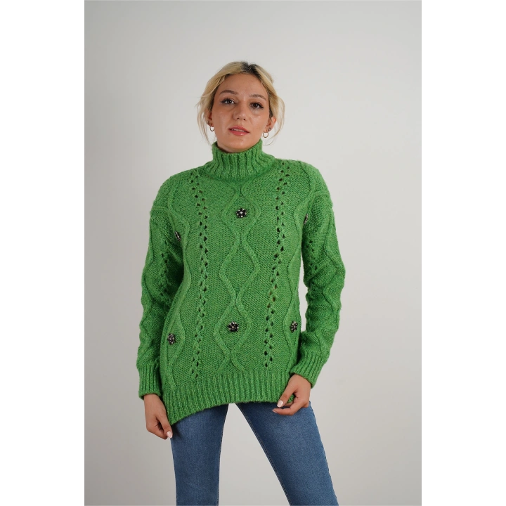 Kadın Baklava Desen Kabartmalı ve Taşlı Çiçek Detaylı Kazak Yeşil