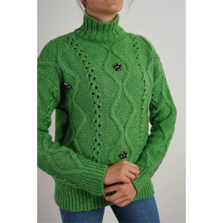 Kadın Baklava Desen Kabartmalı ve Taşlı Çiçek Detaylı Kazak Yeşil