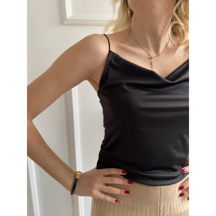 Kadın Siyah Degaje Yaka Crop