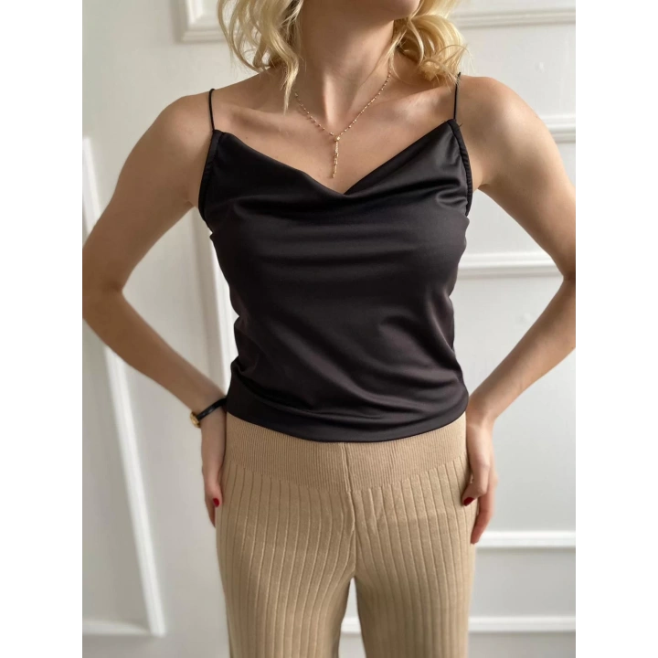 Kadın Siyah Degaje Yaka Crop