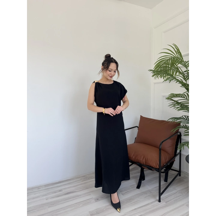 Kadın Omuzu Aksesuar Detaylı Elbise Siyah