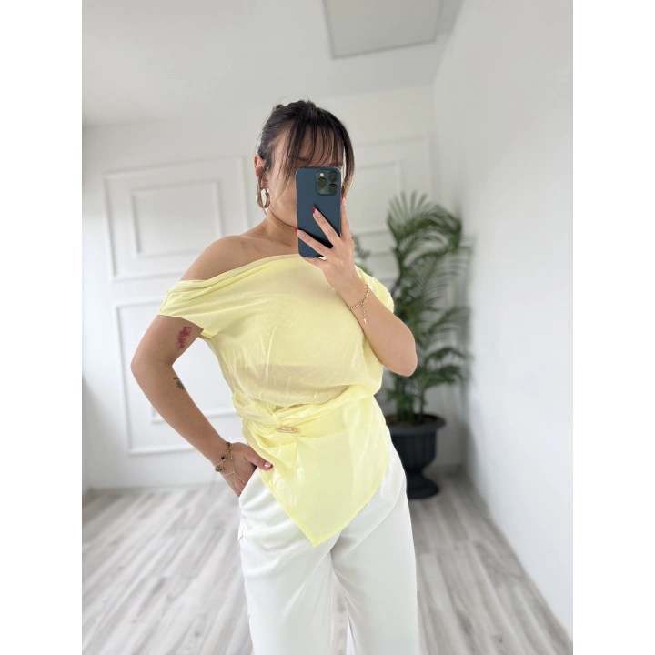 Kadın Toka Detaylı Cape Bluz