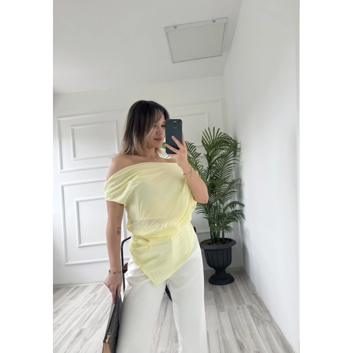 Kadın Toka Detaylı Cape Bluz