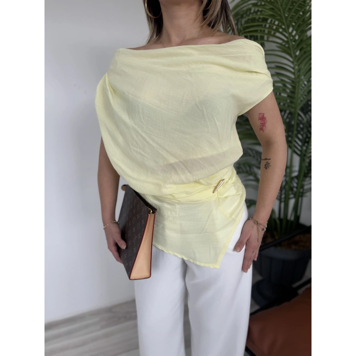 Kadın Toka Detaylı Cape Bluz