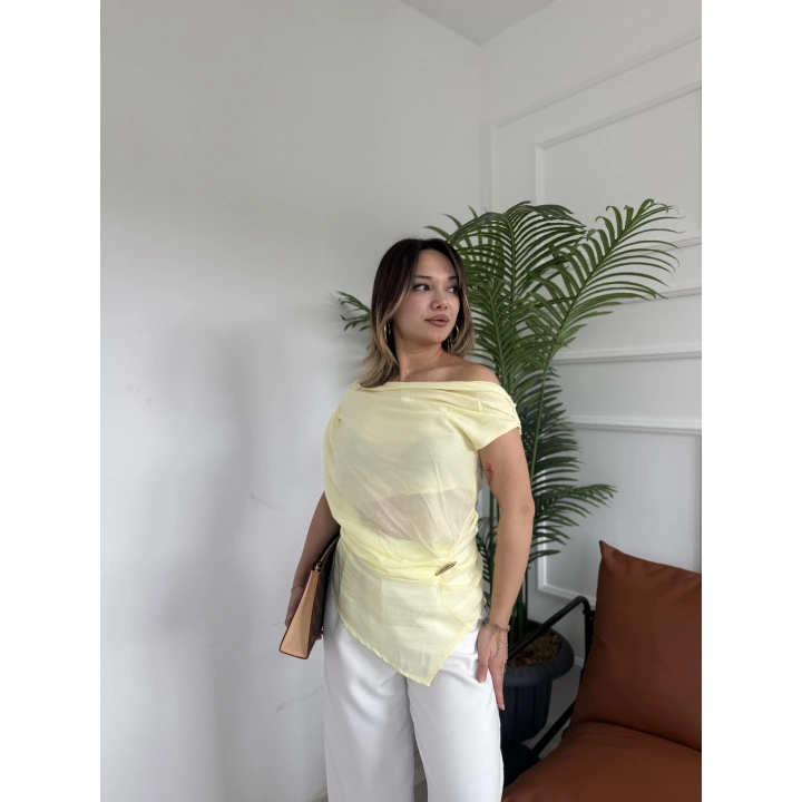 Kadın Toka Detaylı Cape Bluz