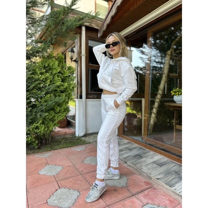 Eşofman Takımı Üst Fermuarlı Alt Paça Ve Kemer Lastikli Ekru Renk