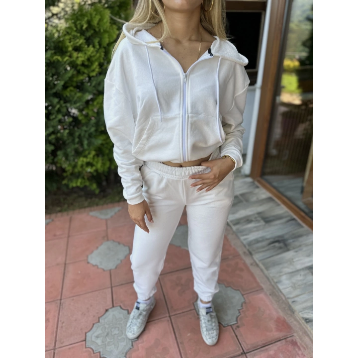 Eşofman Takımı Üst Fermuarlı Alt Paça Ve Kemer Lastikli Ekru Renk