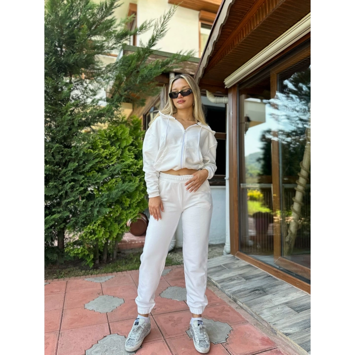 Eşofman Takımı Üst Fermuarlı Alt Paça Ve Kemer Lastikli Ekru Renk
