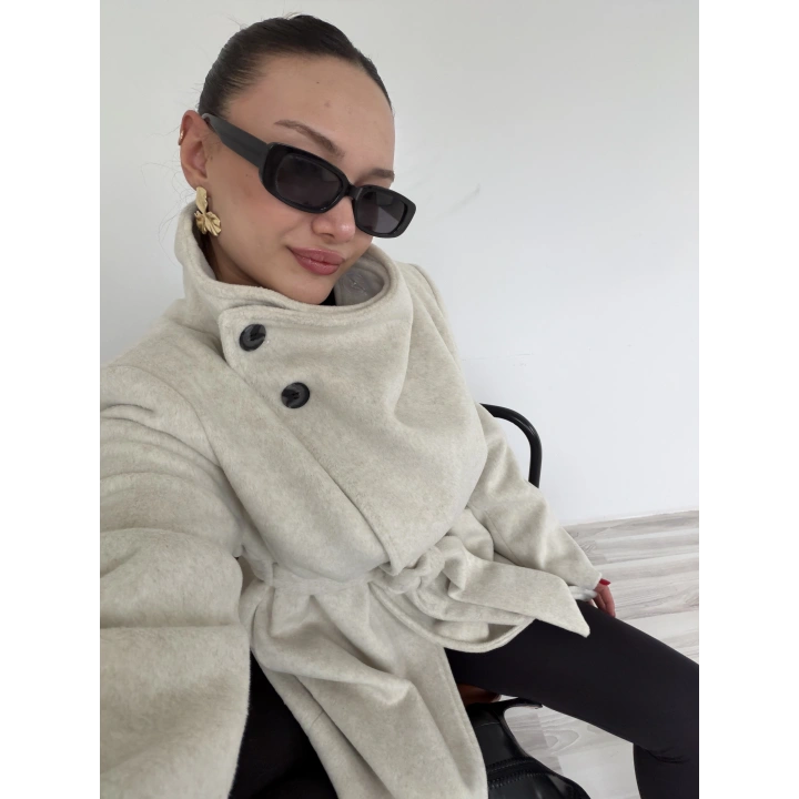 Kadın Bej Kuşaklı Kısa Kaşe Kaban