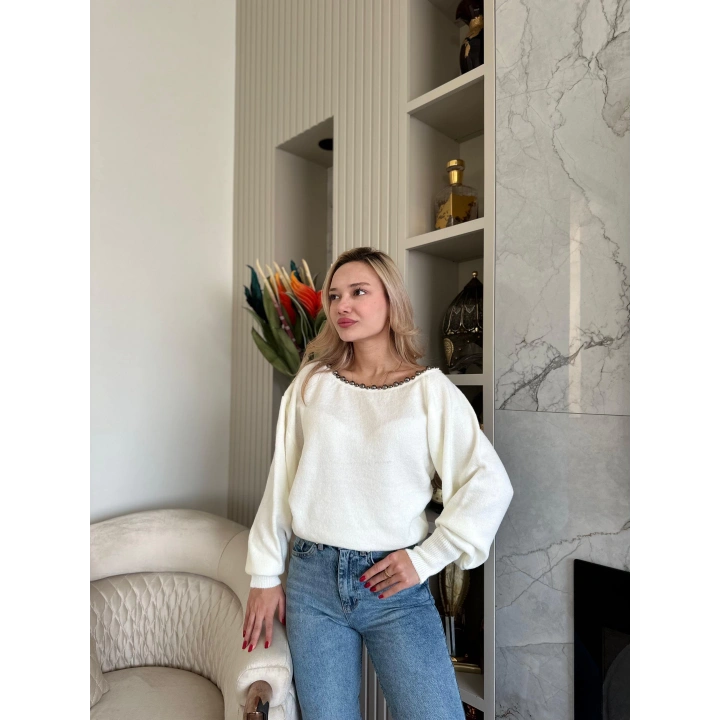 Kadın Kayık Yaka Boncuk Detaylı Kazak Ekru