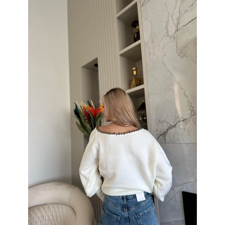 Kadın Kayık Yaka Boncuk Detaylı Kazak Ekru