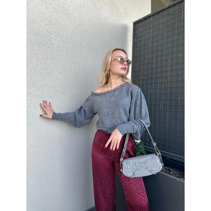 Kadın Kayık Yaka Boncuk Detaylı Kazak Gri