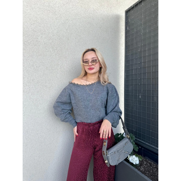 Kadın Kayık Yaka Boncuk Detaylı Kazak Gri