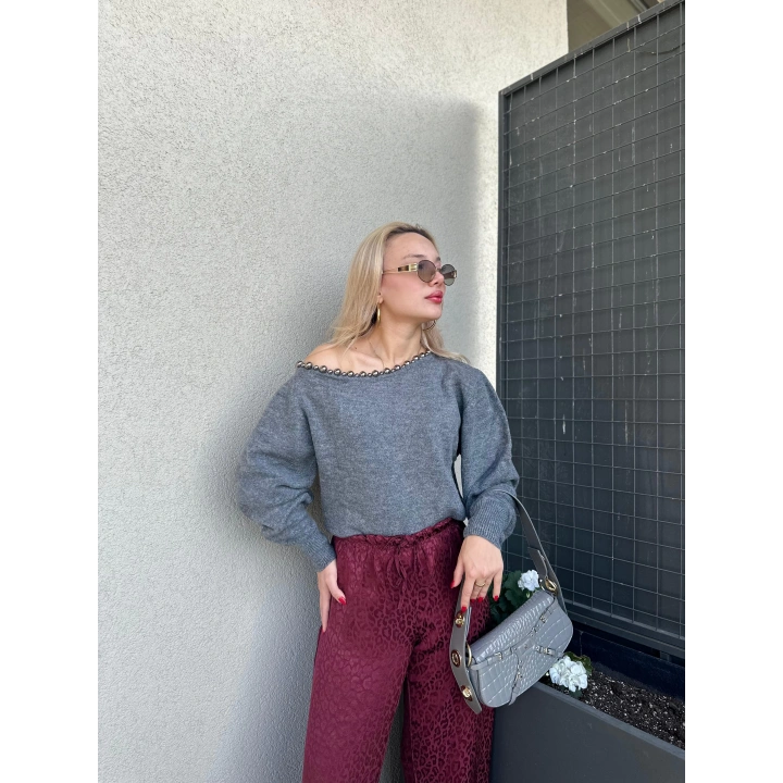 Kadın Kayık Yaka Boncuk Detaylı Kazak Gri