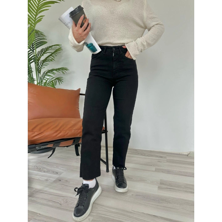 Kadın Kesik Paça Boyfit Jean Siyah