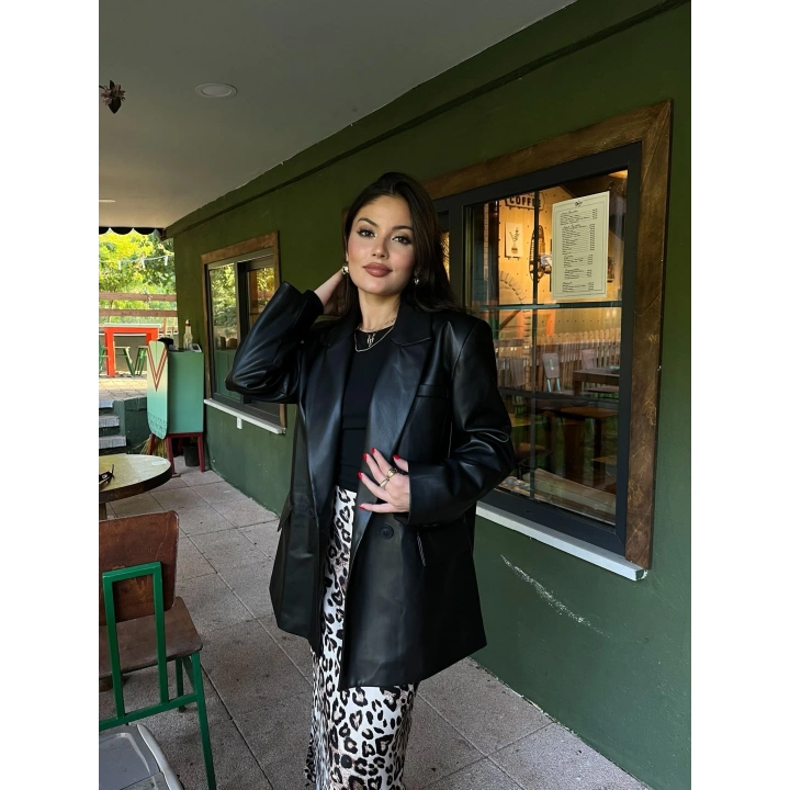 Kadın Kruvaze Yaka Çift Düğmeli Deri Ceket Siyah