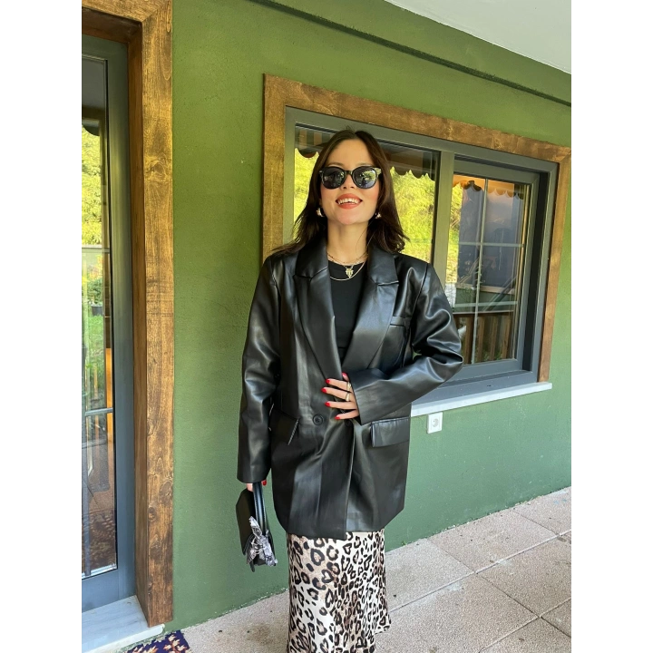 Kadın Kruvaze Yaka Çift Düğmeli Deri Ceket Siyah