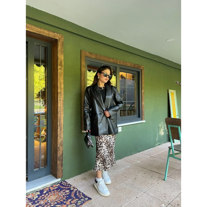 Kadın Kruvaze Yaka Çift Düğmeli Deri Ceket Siyah