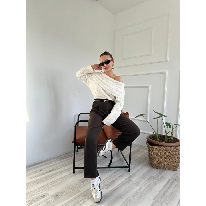 Kadın Madonna Yaka Kazak Ekru