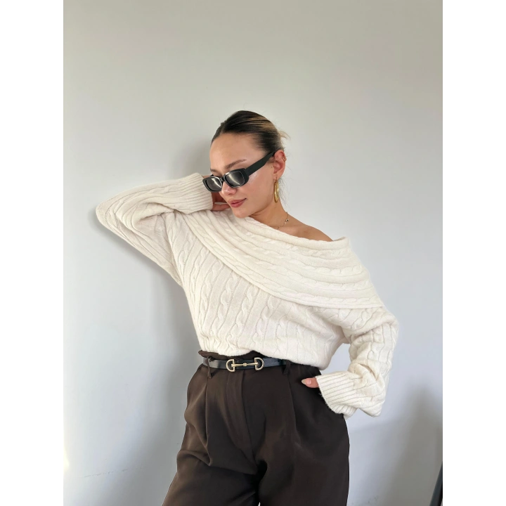 Kadın Madonna Yaka Kazak Ekru