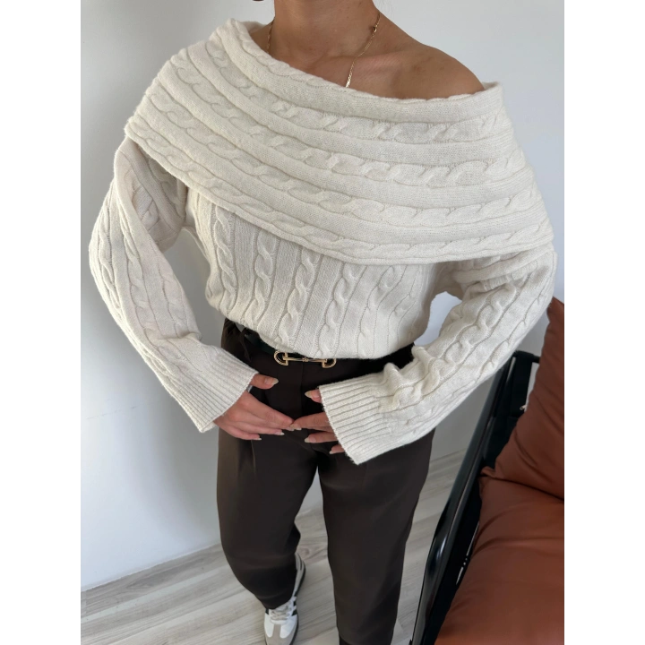 Kadın Madonna Yaka Kazak Ekru