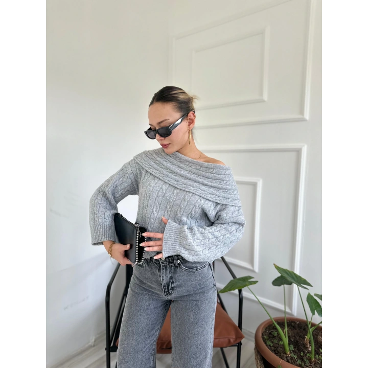 Kadın Madonna Yaka Kazak Gri