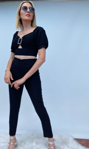Siyah Kalem Pantolon Toka Detaylı Crop ikili Takım