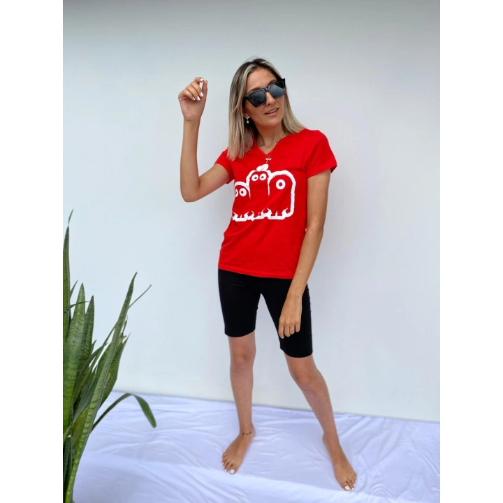 Kadın V Yaka Minyon Karakter Baskılı Kırmızı Tshirt
