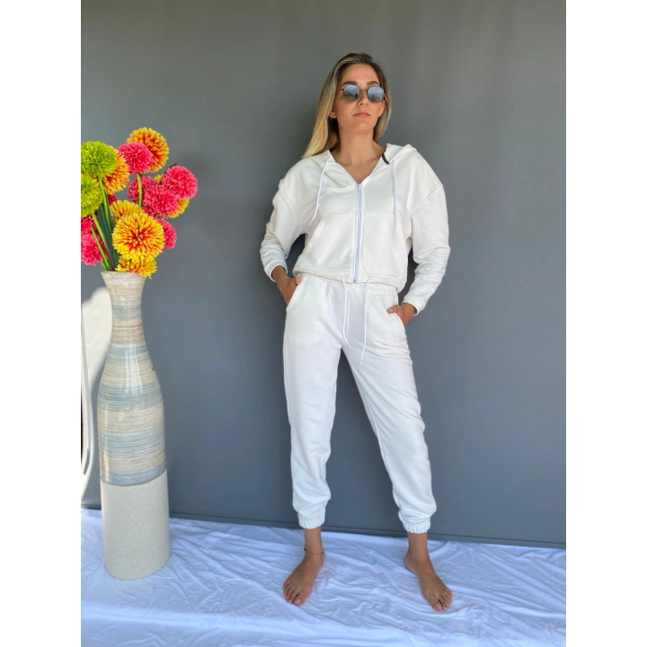 Eşofman Takımı Üst Fermuarlı Alt Paça Ve Kemer Lastikli Ekru Renk