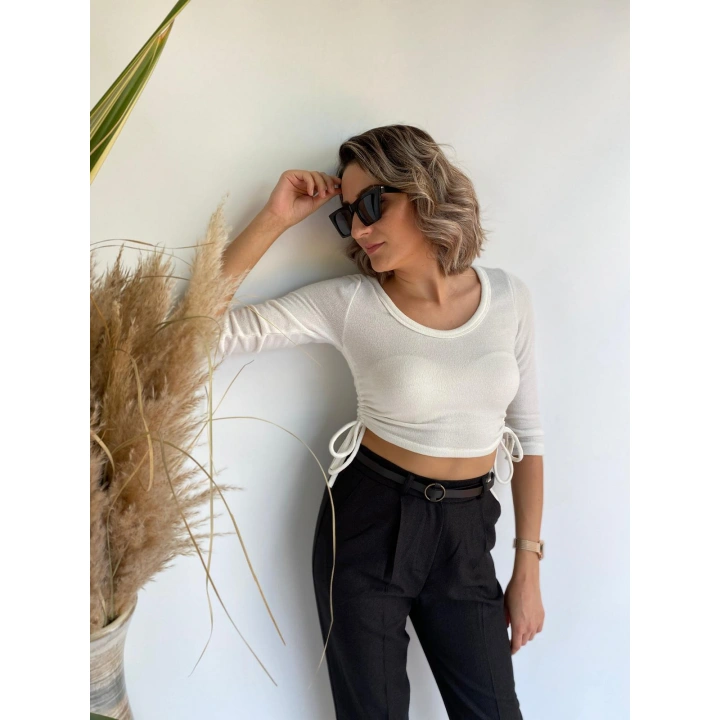 Kadın Beyaz Crop Bluz Yandan Büzgülü