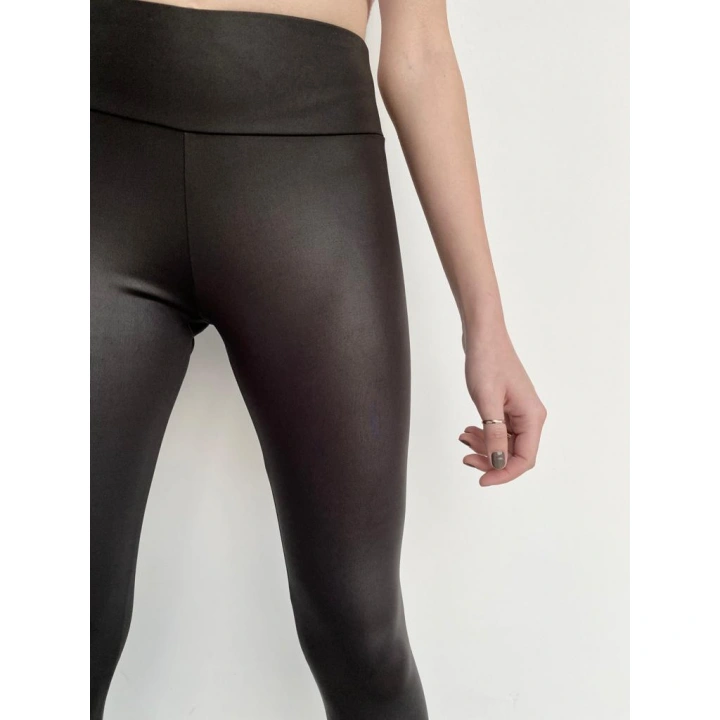 Kadın Siyah Deri Görünümlü Tayt