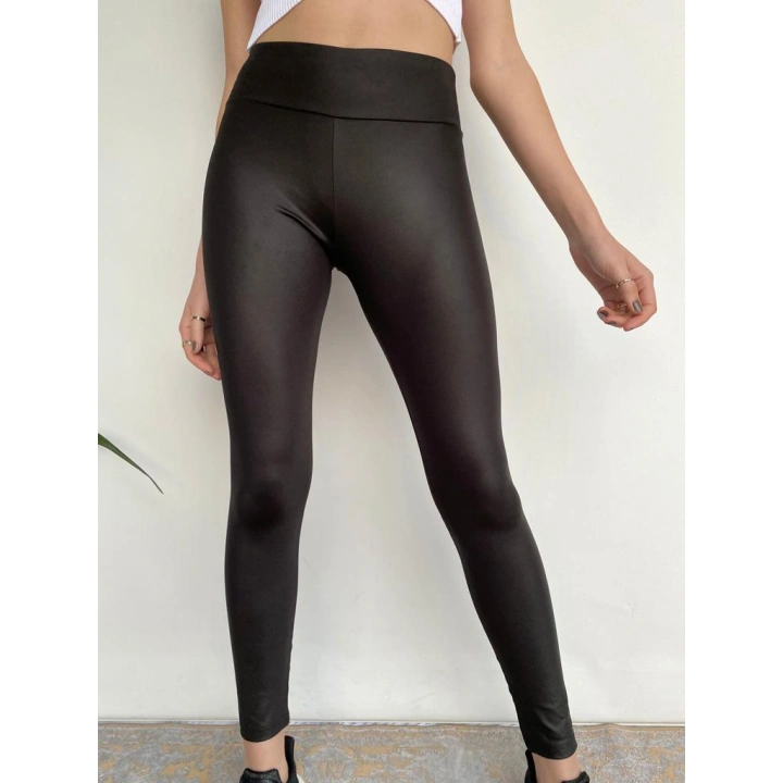 Kadın Siyah Deri Görünümlü Tayt