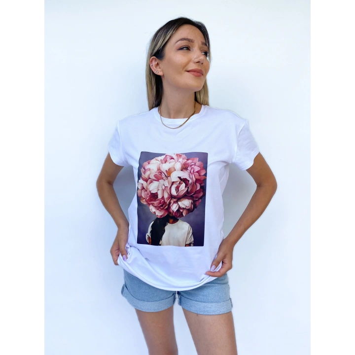 Kadın Pembe Çiçek Baskılı Basic Beyaz Tshirt